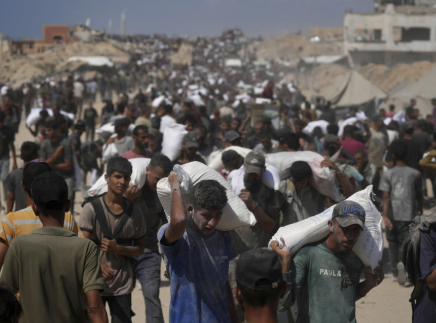 U Gazu ušlo 1.200 kamiona sa 23.000 tona pomoći
