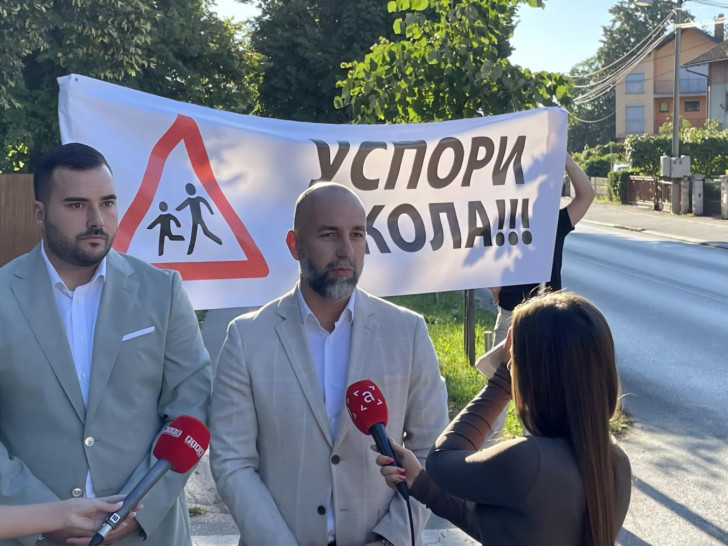 Početak školske godine u Banjaluci obilježen upozorenjem na saobraćajni propust kod škole „Aleksa Šantić“