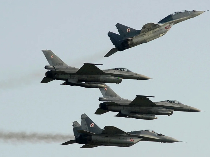 Poljska podigla vojne avione!