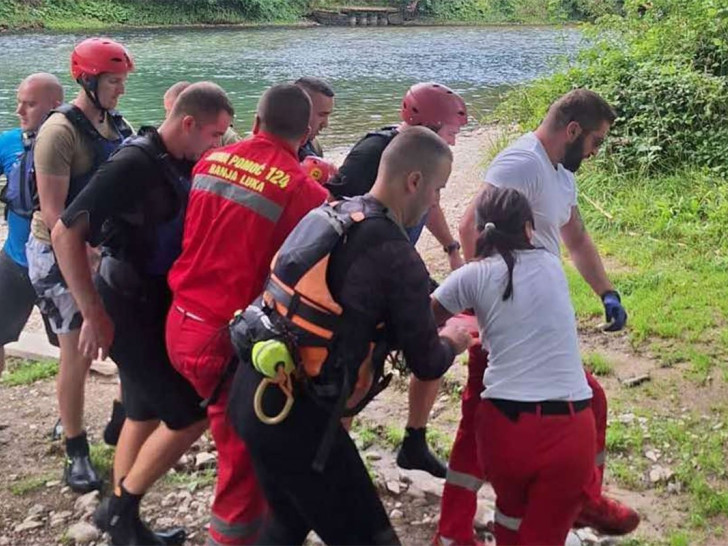 Sletjela u Vrbas sa kvadom, spasili je vojnici