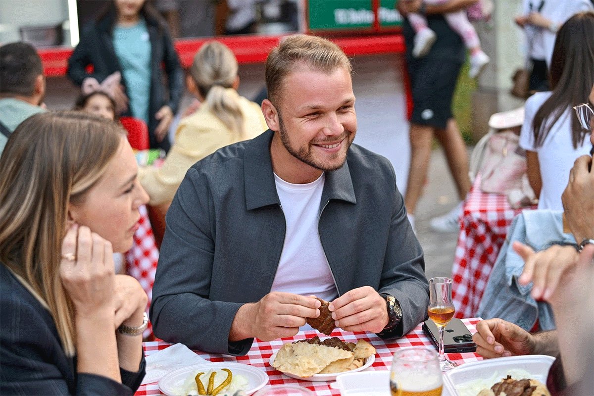 Stanivuković posjetio “Ćevap fest“: Banjalučki ćevap najbolji na svijetu