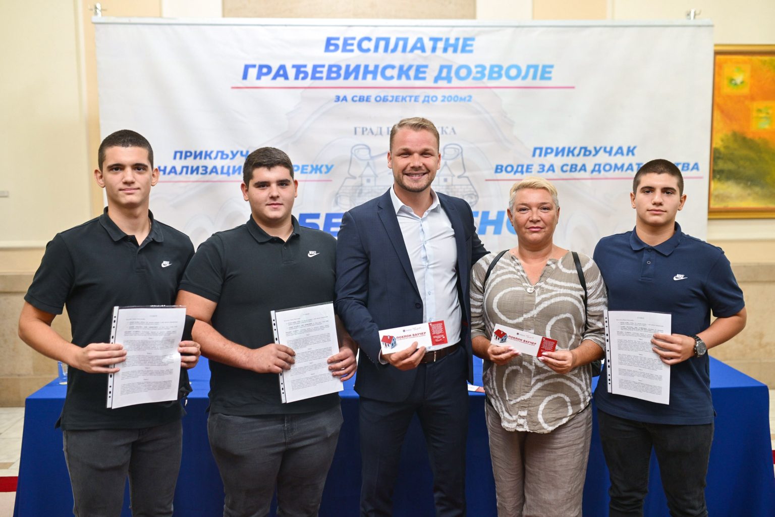 Stanivuković uručio nova rješenja, izdvojeno preko 300.000 KM iz budžeta