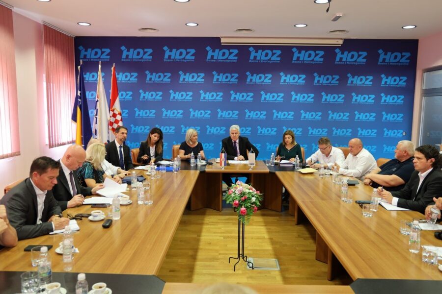 Vrhunac dominacije: HDZ na čelu države i oba entiteta