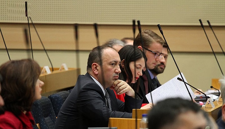 Crnadak: Vlast nastavlja sa politikom podjela i sukoba