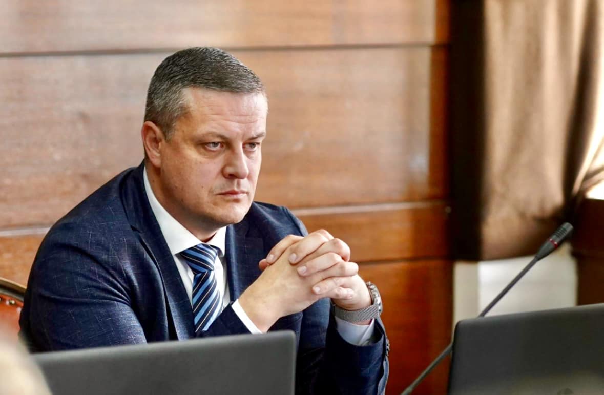 Poruka SDA-DF: Sjašite malo sa mene!