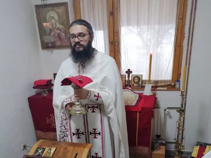 Preminuo sveštenik Ilija Buha, veliki navijač Crvene zvezde