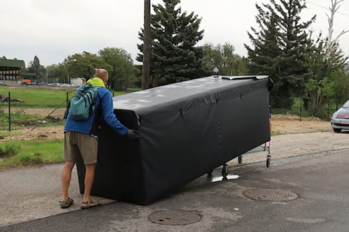 Beskućnik iz Srbije šeta svoju “sobu” po Beču