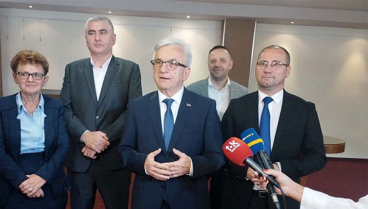 Predsjedništvo DEMOS-a jednoglasno: Podrška Siniši Karanu