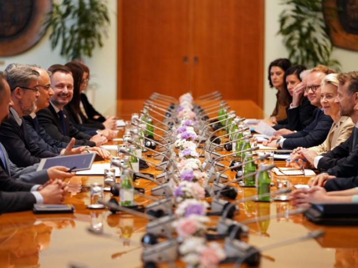 Macut se sastao sa Fon der Lajen