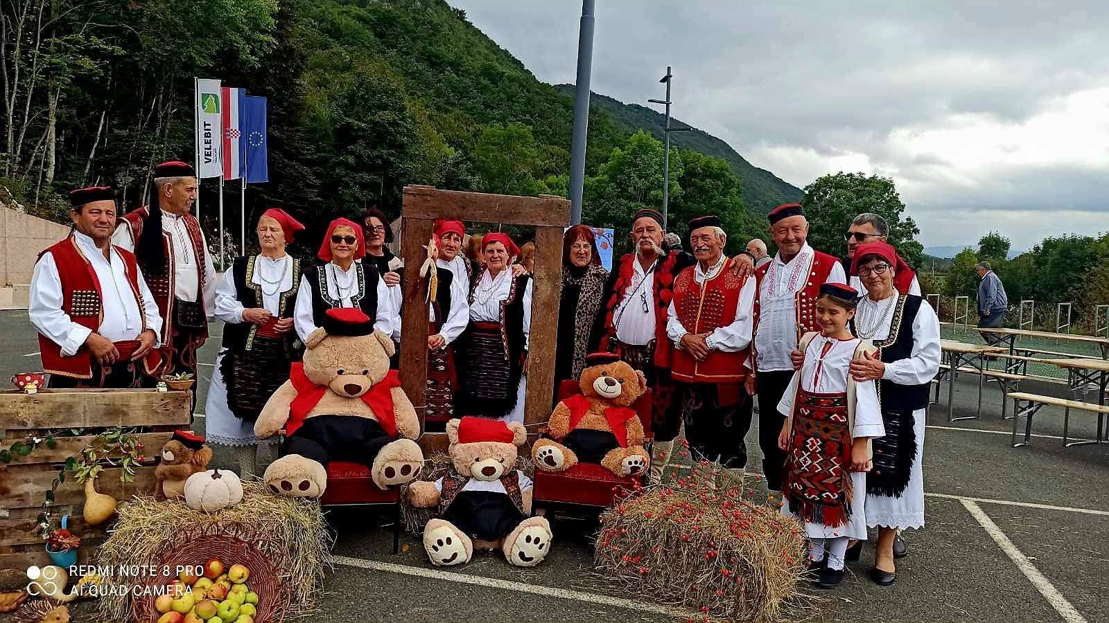 „Jesen u Gračacu“: Odličan spoj lokalne poljoprivrede, tradicije i kulture! 