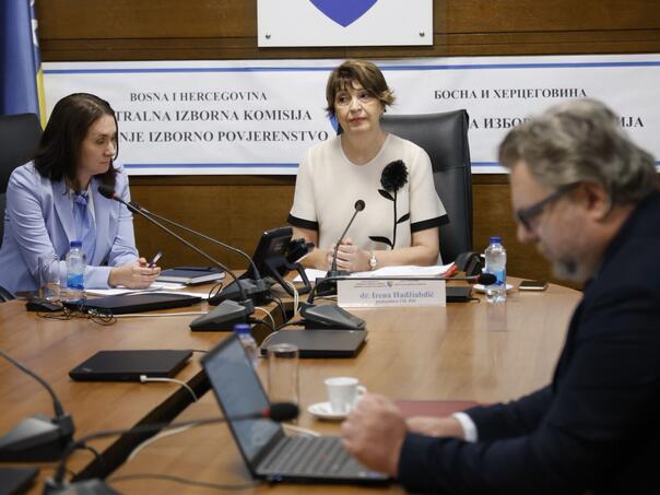 Bivši član CIK-a tvrdi da ova komisija nema ništa sa registracijom političkih subjekata