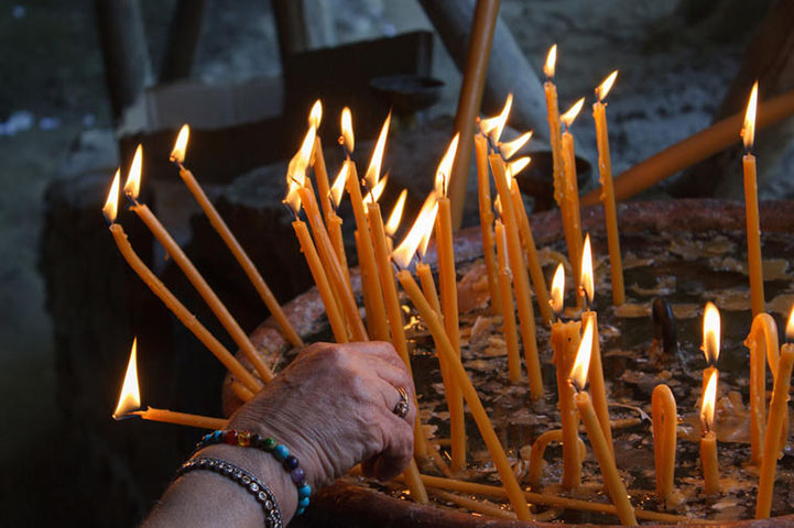 Sutra su Miholjske zadušnice: Ovo obavezno ponesite na groblje
