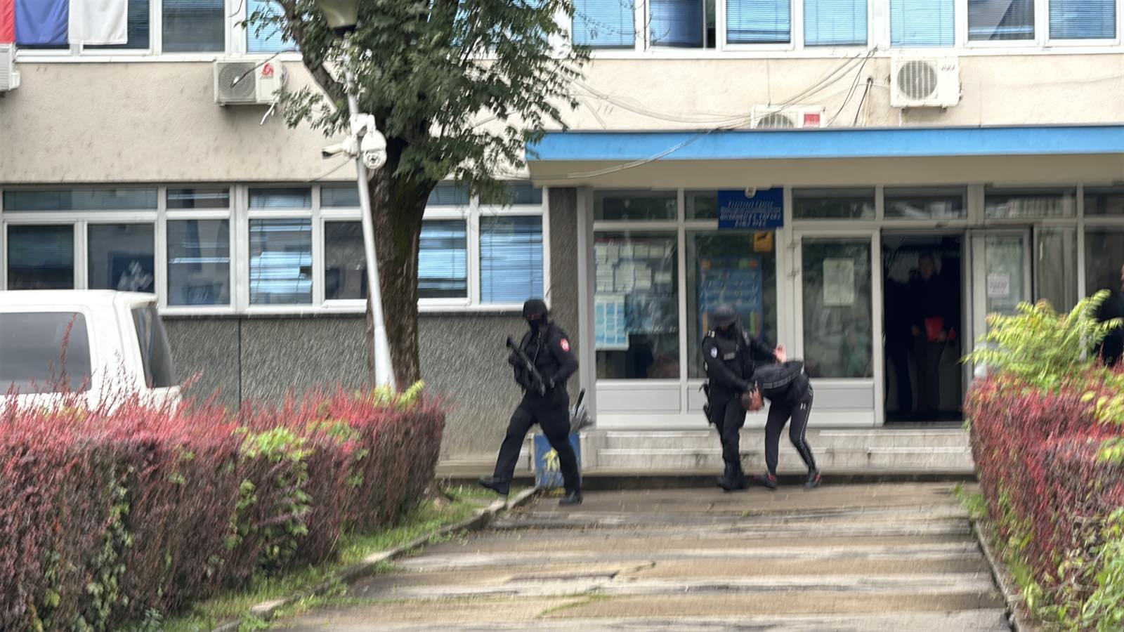 Savjetnik direktora Policije RS i njegovi sinovi sprovedeni u Tužilaštvo