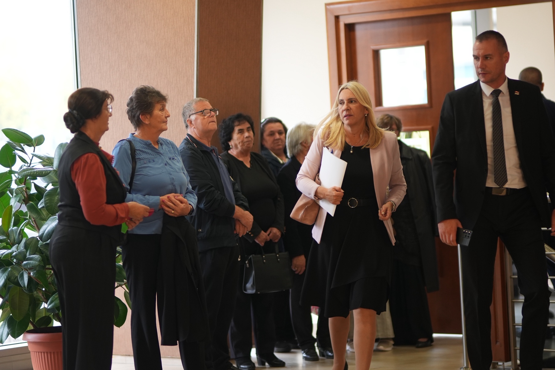 Vlast predvođena SNSD-om usvojila pa poništila zakone