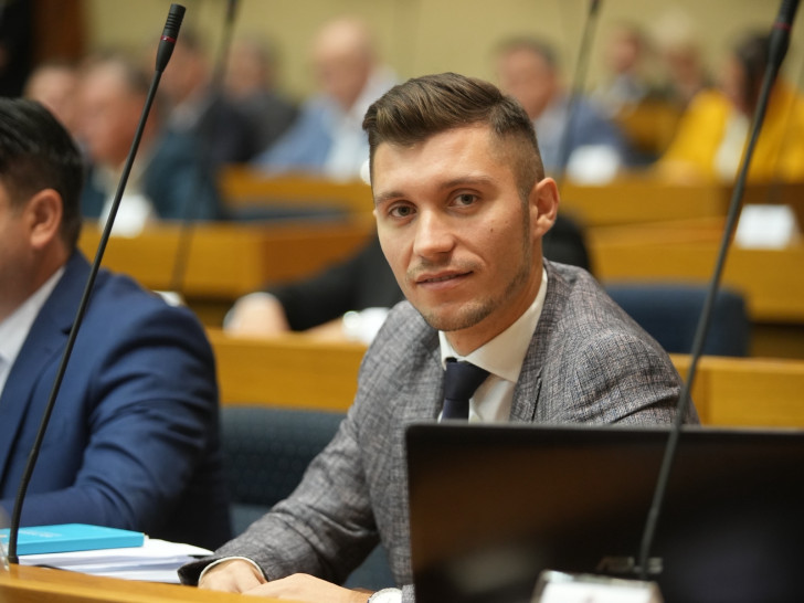 Kresojević: Preko 10.000 ljudi u 2025. godini neustavno uskraćeno za zdravstveno osiguranje!