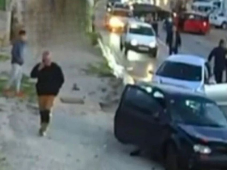 Maloljetnik pokušao da zgazi više osoba vozilom: Oglasili se iz policije (VIDEO)