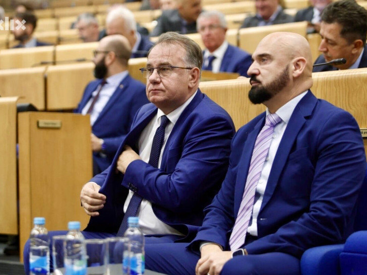 Poslanici odbili raspravu o spornim prepiskama Nikšića i policije