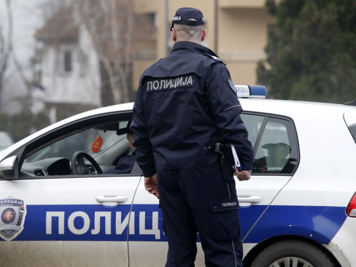 Muškarac pretukao majku u autobusu