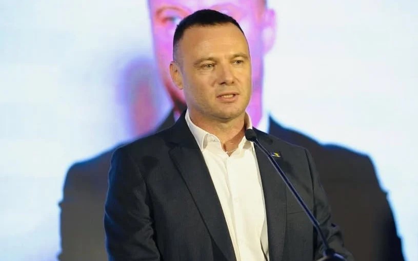 Izetbegović dovodi BiH u rizik? Vuković traži hitnu sjednicu parlamenata zbog veza SDA sa “Muslimanskim bratstvom”