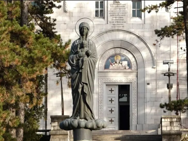 Opljačkana crkva Svetog Vasilija Ostroškog