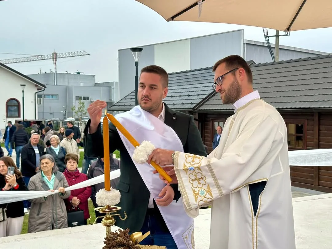 Drinić kum temelja parohijskog doma u Dervišima: Crkva temelj našeg identiteta i opstanka