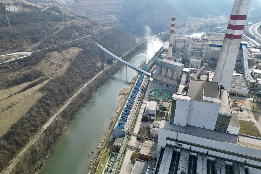 U Kaknju proglašena uzbuna: Izuzetno zagađen vazduh obustavio nastavu