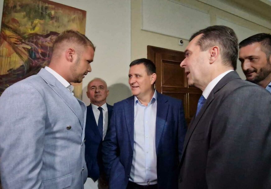 JOŠ JEDAN UDARAC ZA ĐAJIĆA Izgubio spor: Mora platiti 8.000 KM Stanivukoviću zbog klevete