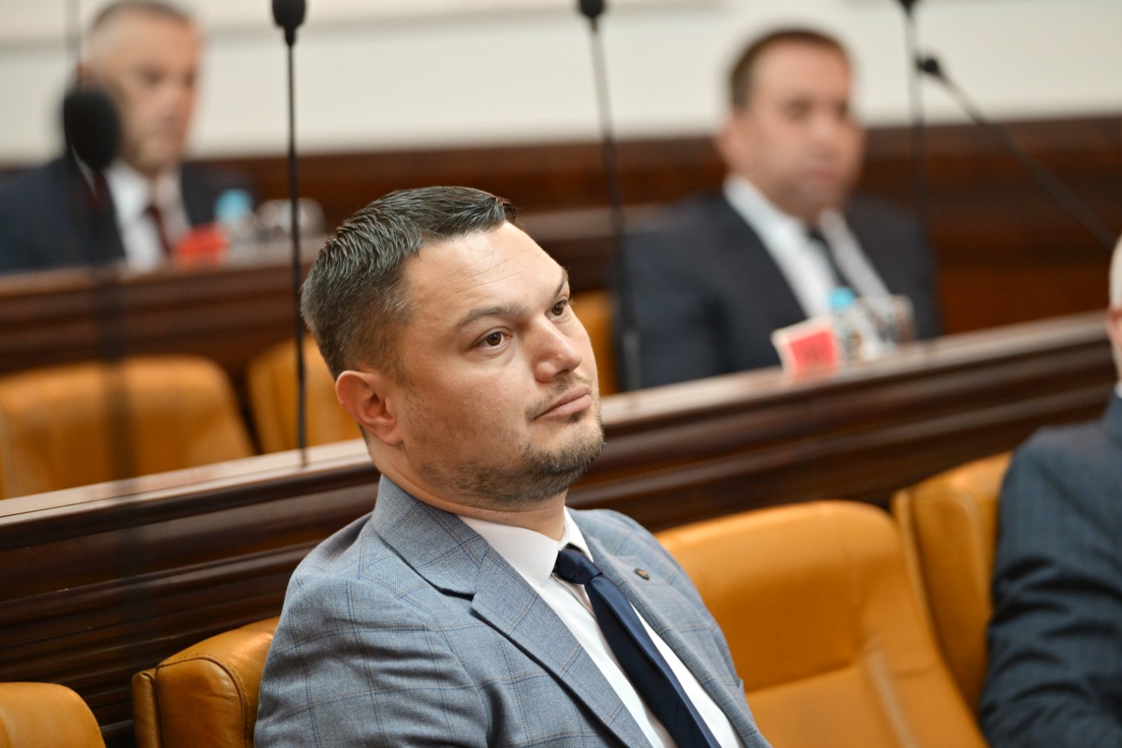 Maksić odgovorio Ješićevoj: Da li je za Narodni front osuda nasilja selektivna?