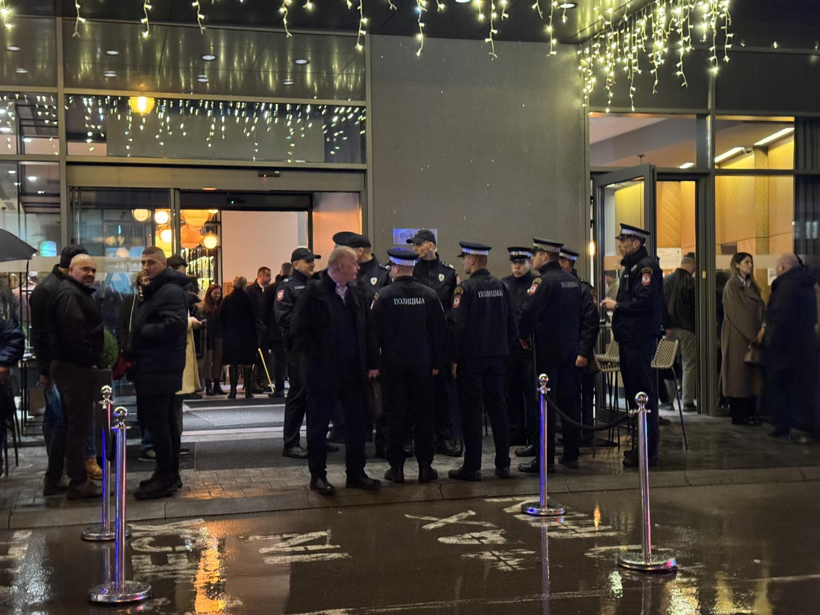 DRAMA U BANJALUCI: Dojava o bombi na Svečanoj sjednici SDP BiH u hotelu Meriot!