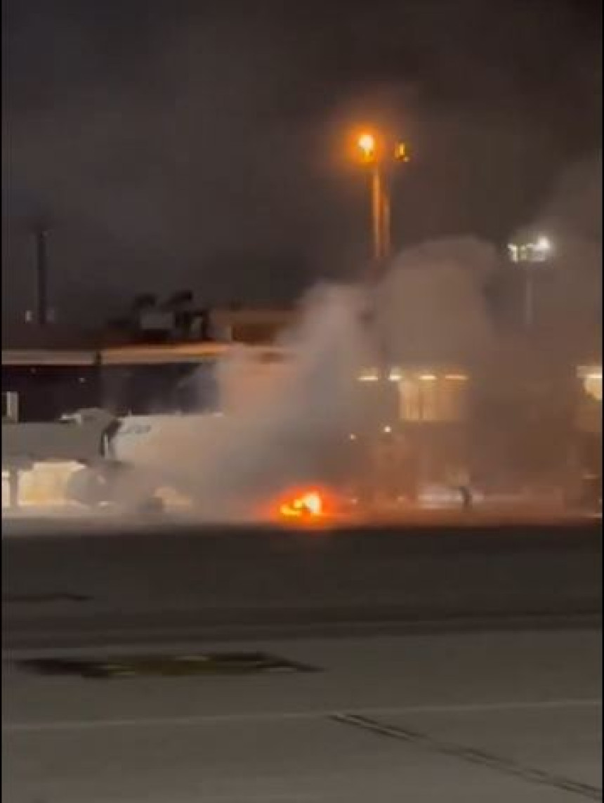 Haos na aerodromu: Zapalio se avion sa 180 putnika (VIDEO)
