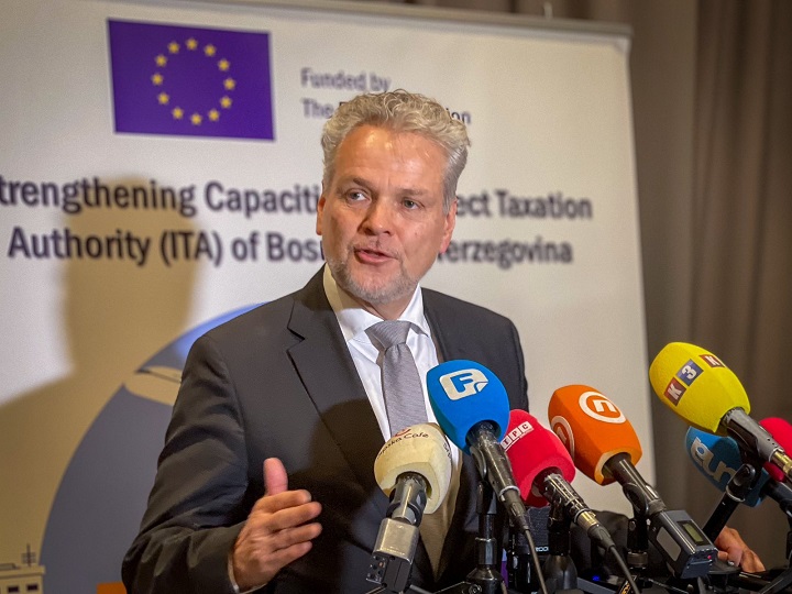 Satler: Crnoj Gori sljedeće godine 300 miliona evra od EU