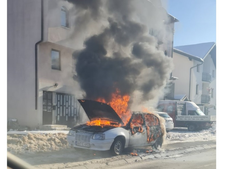 Zapalio se automobil na Laušu