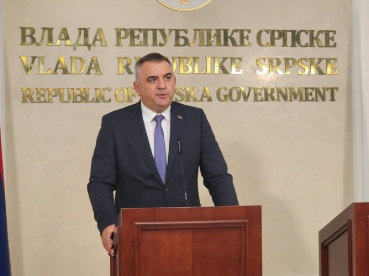 Minić: Vlada će pružiti svu pravnu i medicinsku pomoć napadnutim mladićima