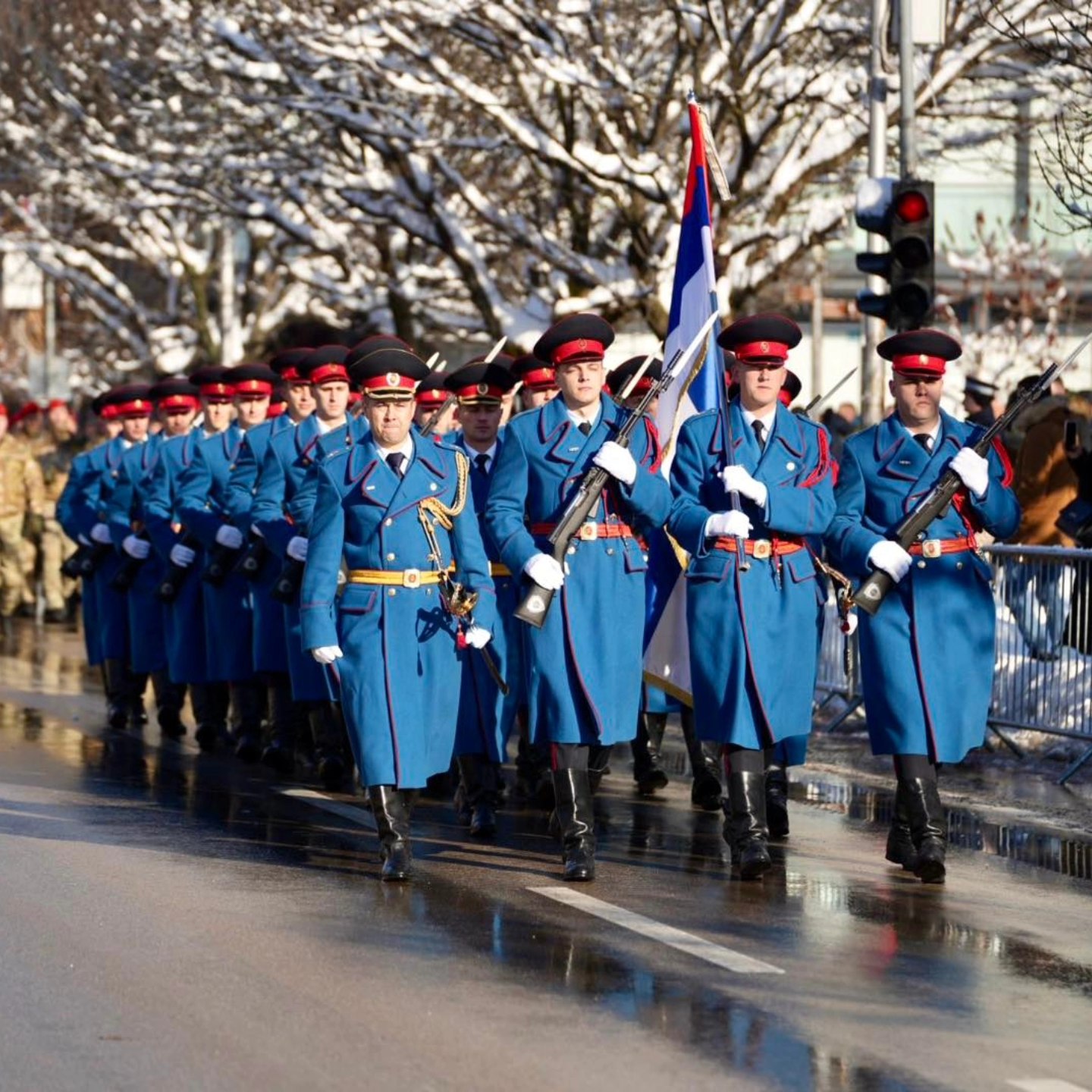 U svečanom defileu 800 policijskih službenika