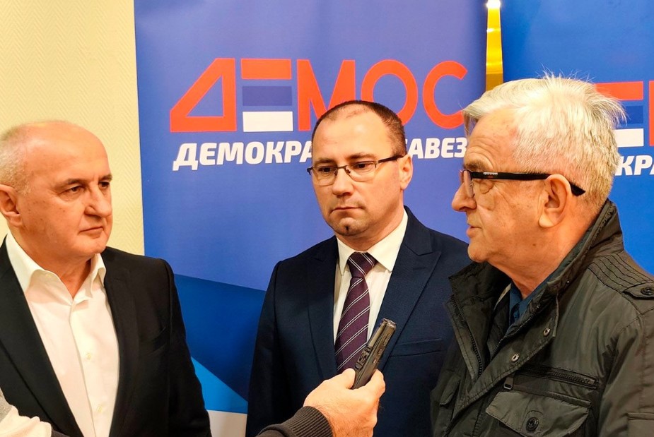 Čubrilović na sjednici Demosa: Kupovina poslanika ničemu ne vodi
