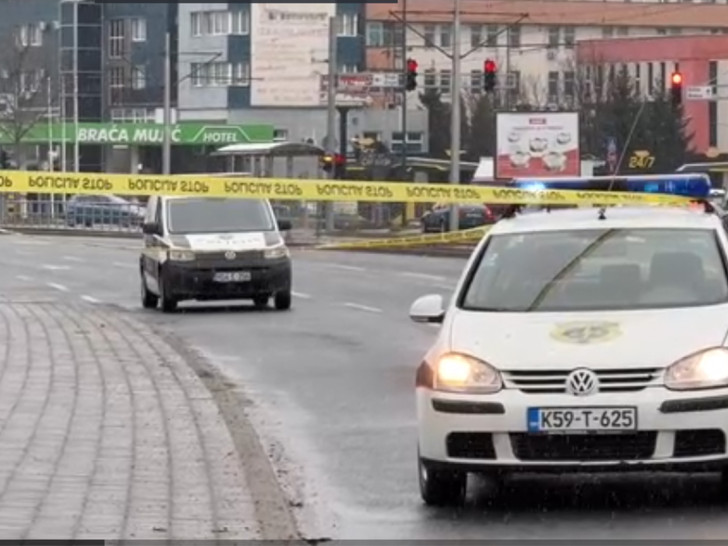 Muškarac ranjen nakon što je zapalio vozilo i pucao na policiju