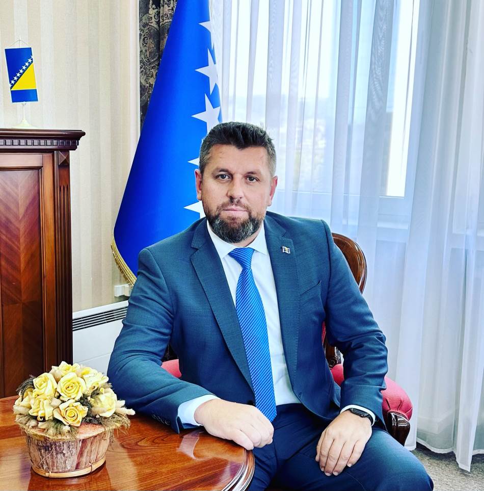 Zbog Tompsonovog koncerta: Duraković podnio inicijativu Ustavnom sudu BiH za razrješenje Marina Vukoje