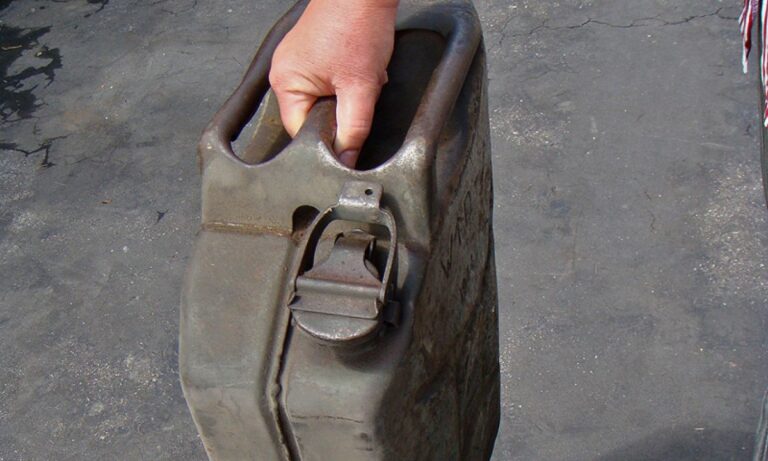 RiTE Gacko opet na udaru lopova: Policija u vozilu pronašla više litara goriva