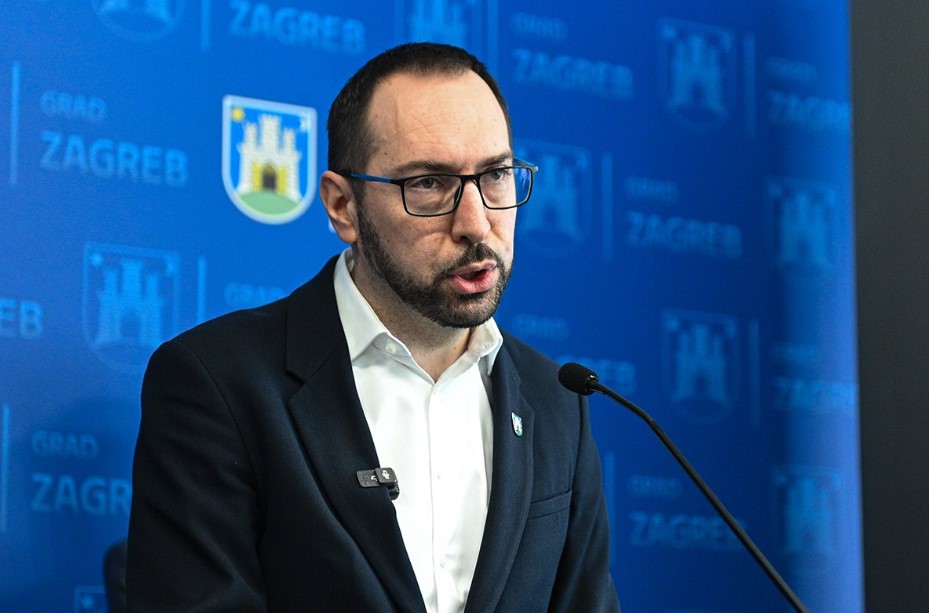 Tomašević: “Jučer nije bilo ustaškog pozdrava, kako to”? (VIDEO)