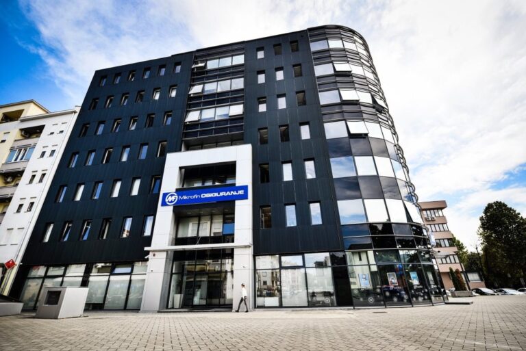 Kuzmanović prodao Kremenoviću svoj udio u „Mikrofin osiguranju“