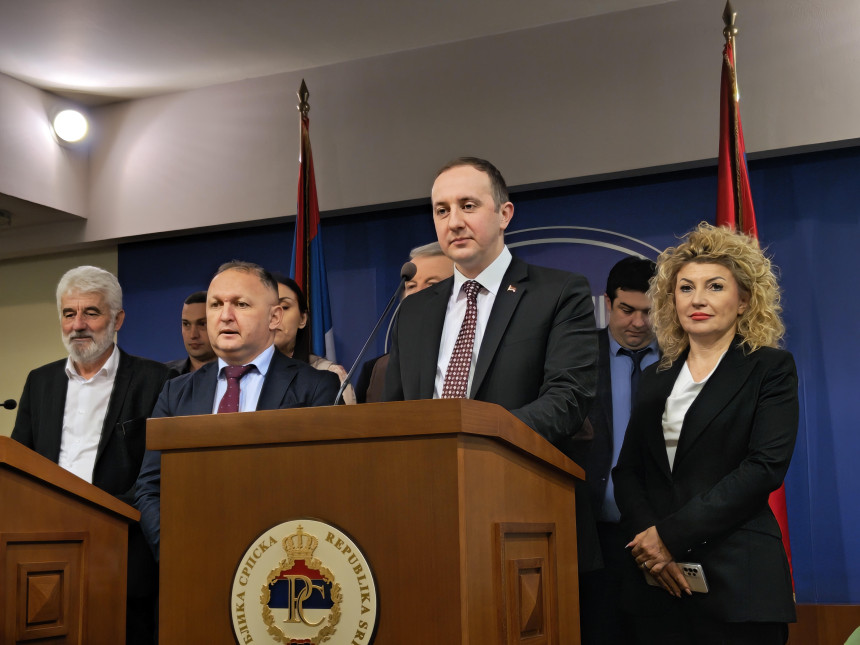 NAKON STANIVUKOVIĆA I SDS traži od NSRS da se Thompson proglasi nepoželjnom osobom u Srpskoj