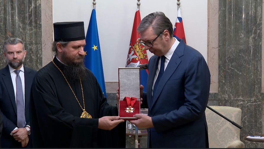 ORDEN ZA DOBROČINSTVO! Vučić se sastao sa vladikom bihaćko-petrovačkim Sergijem (VIDEO)