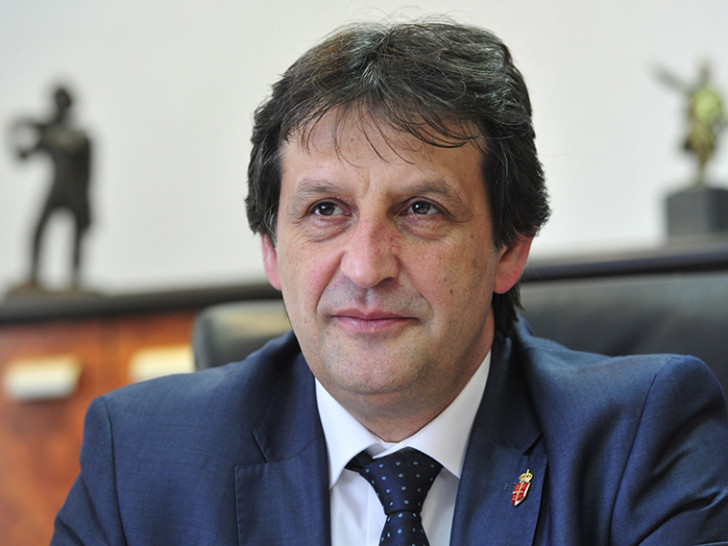 Gašić najavio ulaganja u vojnu akademiju