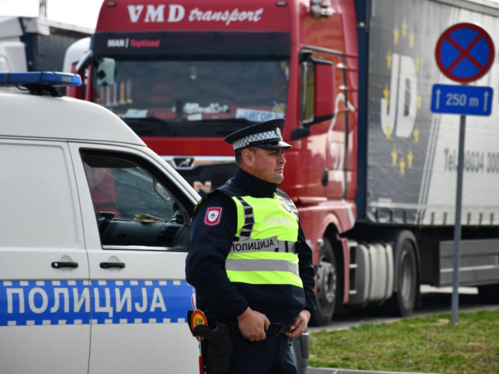 Prevoznici kod GP Gradiška napravili dva kruga u kružnom toku pa prekinuli protest