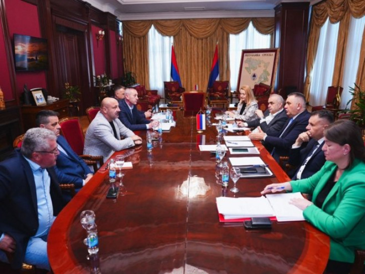 Srpska na strani prevoznika, ali ne dozvoljava blokade: Završen sastanak u Vladi