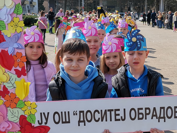 Proljećna čarolija u Doboju: Djeca uljepšala park