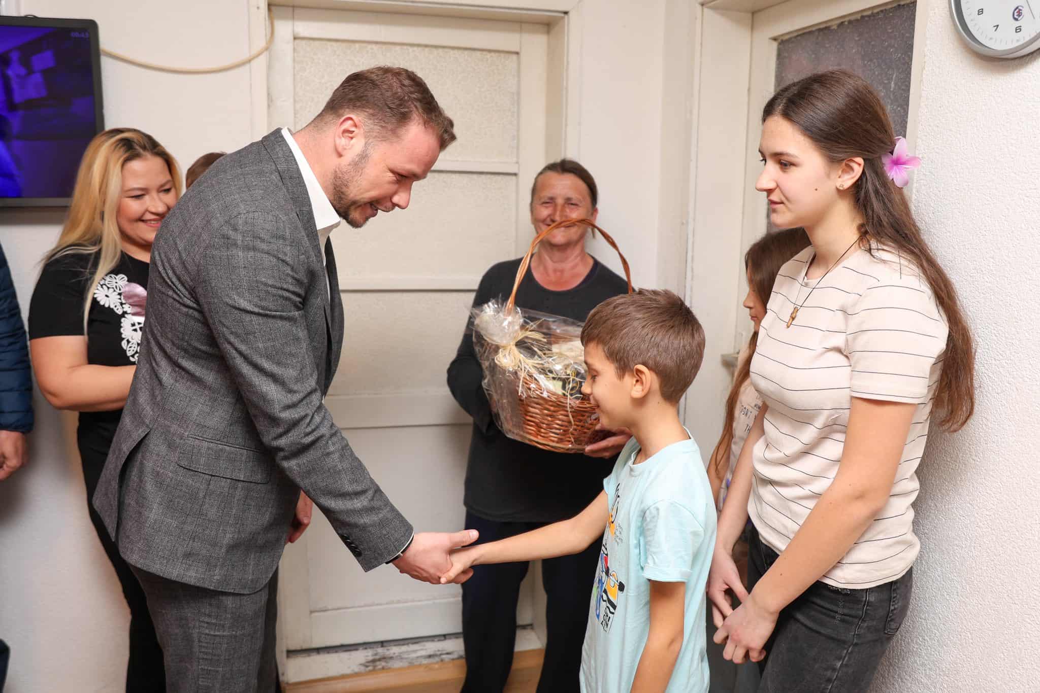 Stanivuković o podršci porodicama na selu