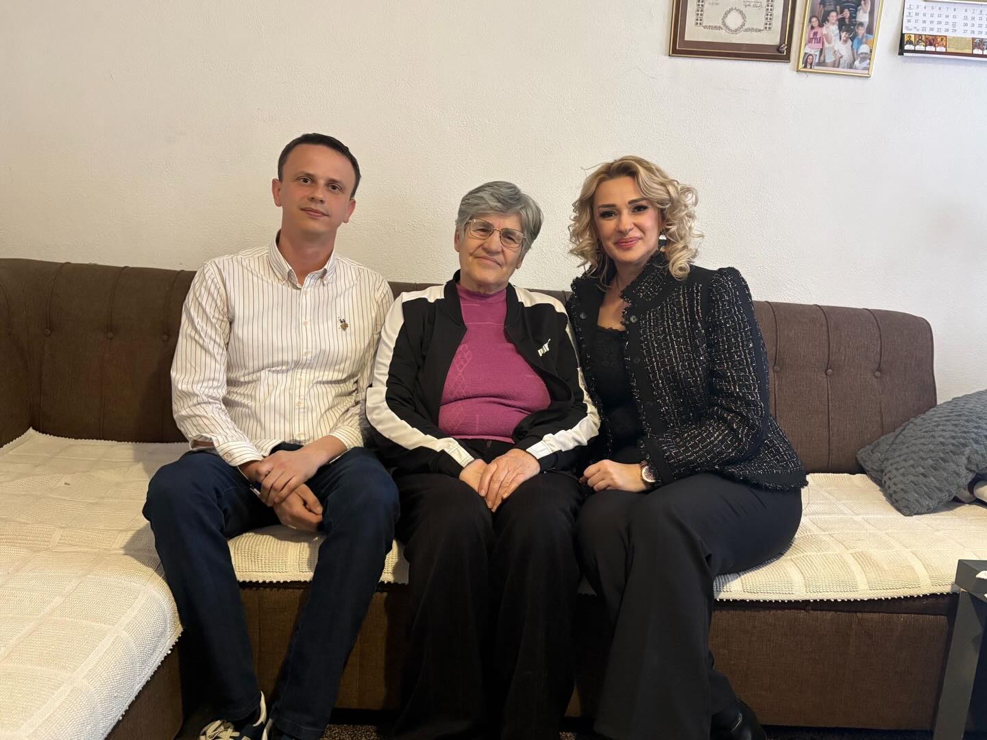 Basara posjetila porodice poginulih boraca: Iza naše slobode stoje imena i lica sa prazninom