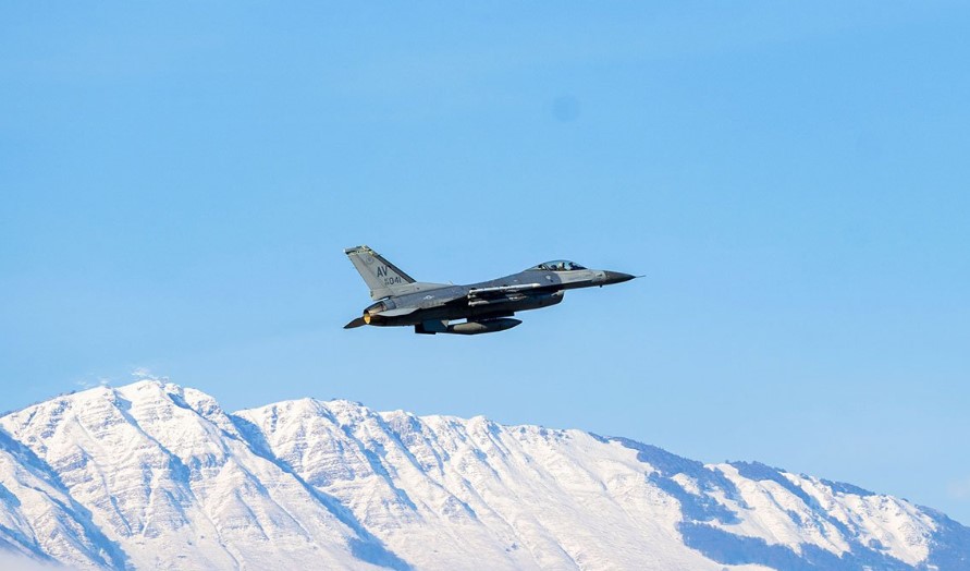 Srušilo se više američkih vojnih aviona F-15 u Kuvajtu (VIDEO)