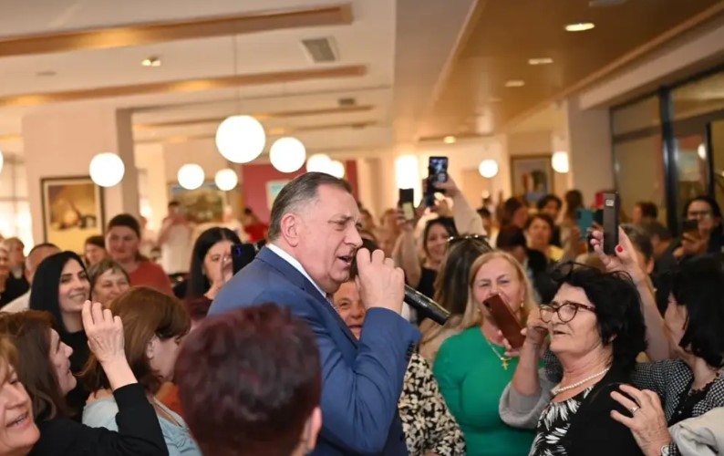 Dodik: Srpska je snažna koliko su jake porodice i žene koje čuvaju naše vrijednosti